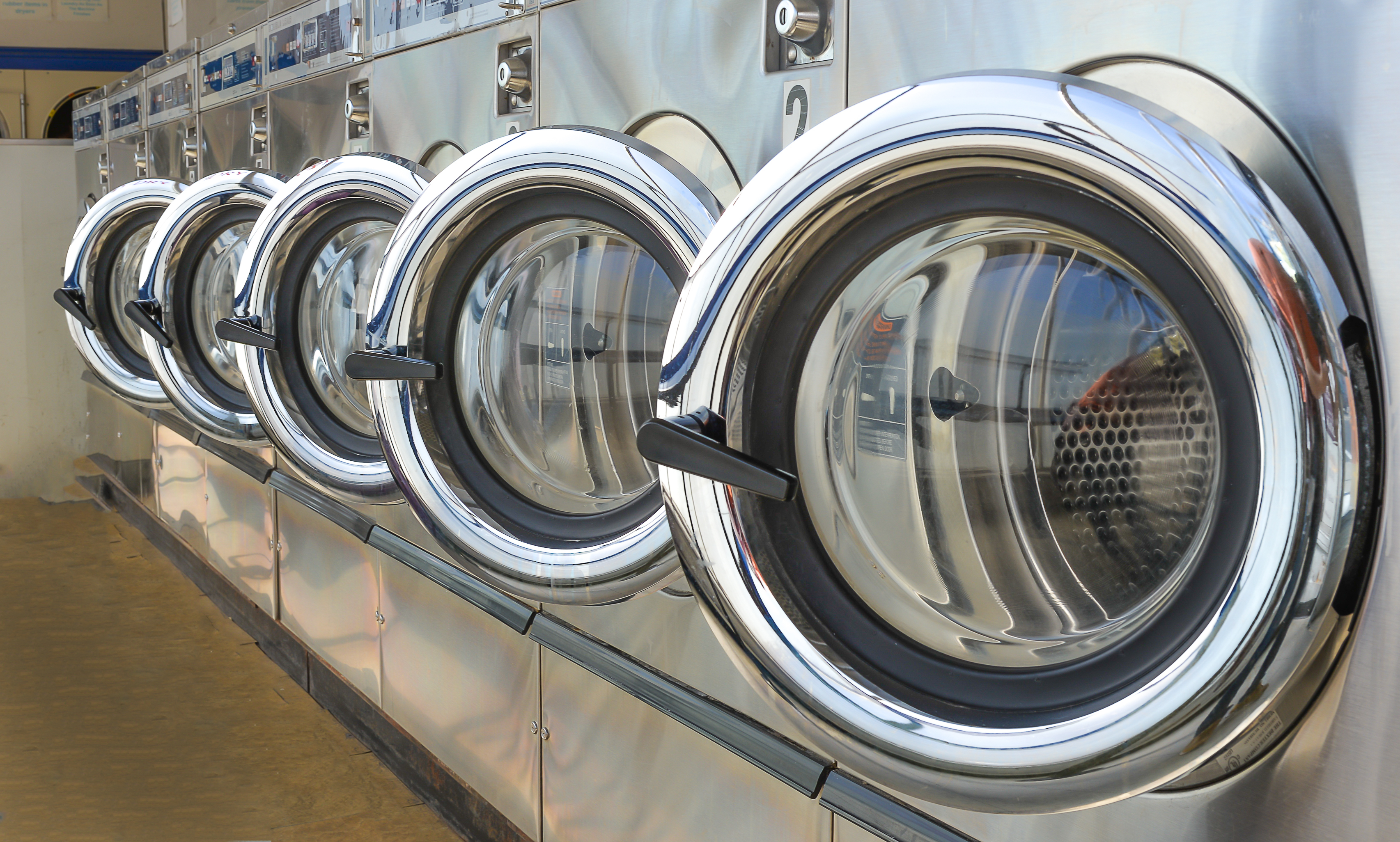 washing machines with slightly open doors